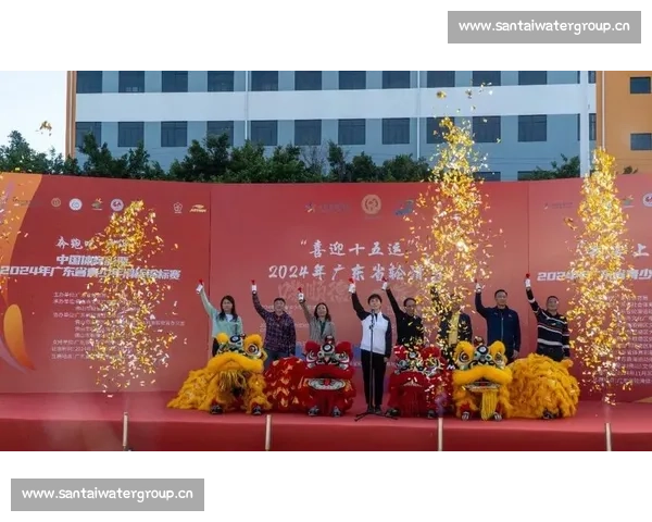 比赛横幅展示激情与梦想 欢聚一堂共同见证精彩赛事的辉煌时刻